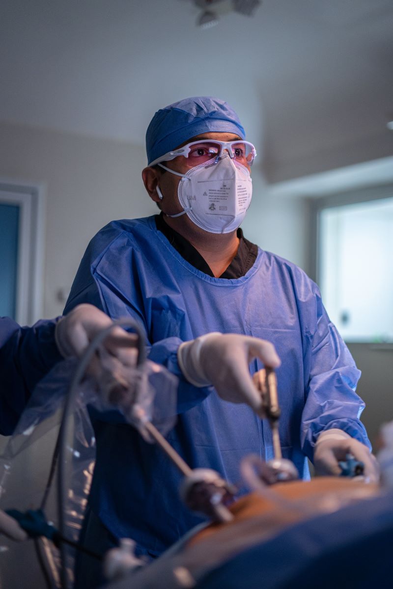 Dr. Alejandro Lopez Performing Weight Loss Surgery in Tijuana, Mexico